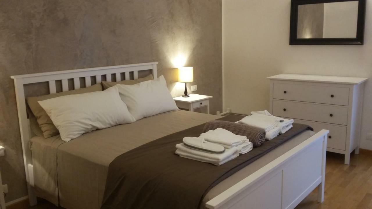Residenza Leon Bed & Breakfast Кастелнуово дел Гарда Екстериор снимка