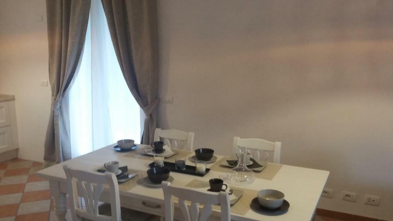 Residenza Leon Bed & Breakfast Кастелнуово дел Гарда Екстериор снимка